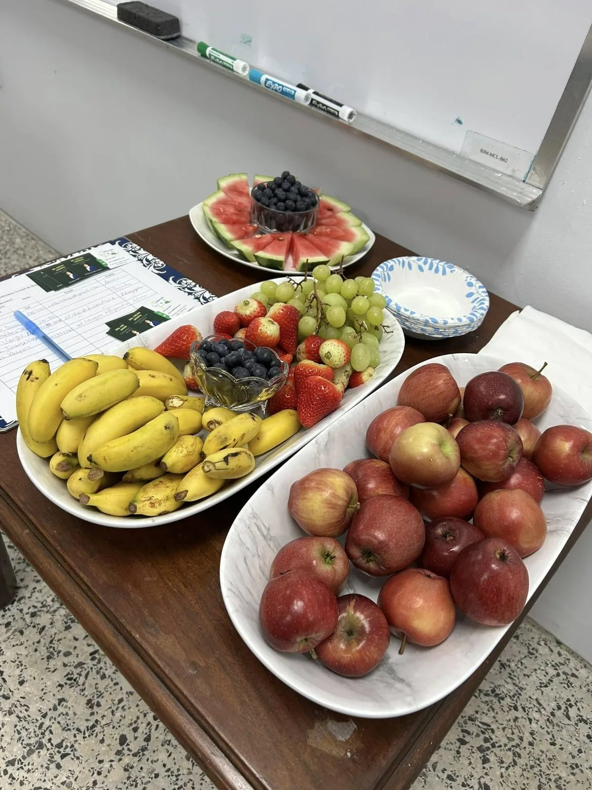 Bandeja de frutas frescas